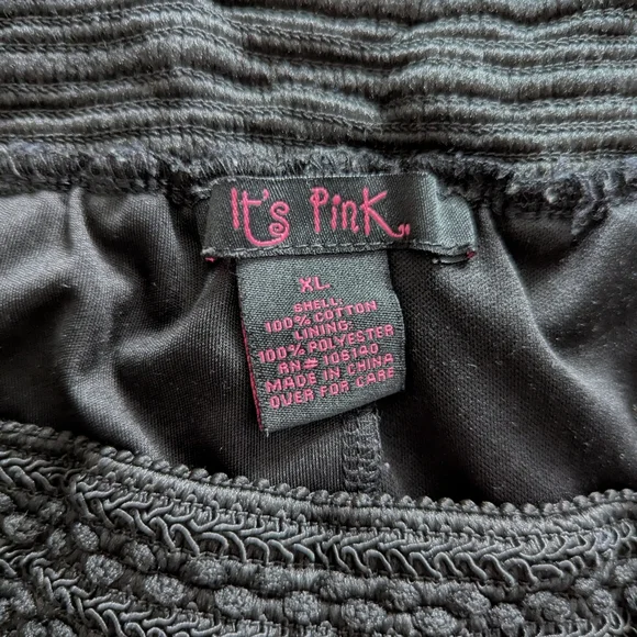 Elegant Black Lace Skirt - Picture 4 of 4